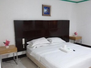 Desk, free WiFi, bed sheets - Asia Novo Boutique Hotel - Roxas (Roxas City)