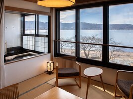 セーフティボックス (室内)、デスク、WiFi (無料)、ベッドシーツ