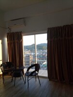Habitación presidencial | Escritorio, wifi gratis, ropa de cama