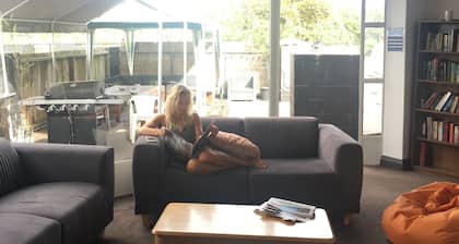 BoBs Hostel