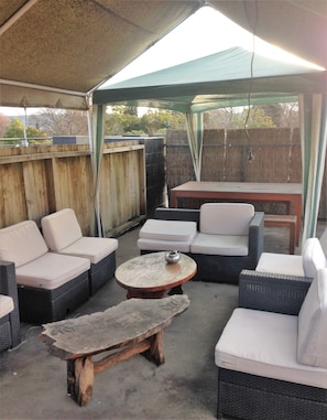 Terrace/patio - BoBs Hostel (Taupo)