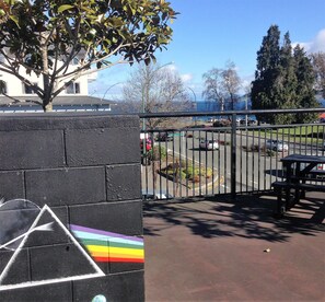 Terrace/patio - BoBs Hostel (Taupo)