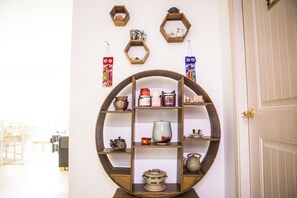 DUL (100% Private Room&Shared BathRoom + free BF) | Eget kjøkken | Kjøleskap, mikrobølgeovn, kokeplater og kaffetrakter/tekoker