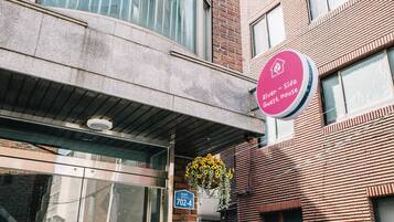 AGIT#4 (100% Private 2Rooms&BathRoom House + free BF) | Premium bedding, down comforters, memory foam beds