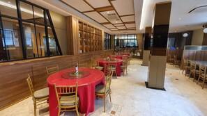 Daily buffet breakfast (IDR 69999 per person)
