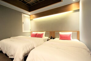 Premium bedding, in-room safe, soundproofing, free WiFi