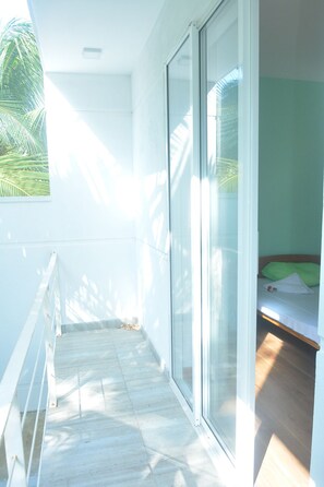 Design Double Room, 1 Queen Bed, Private Bathroom, Park View | Terrace/patio