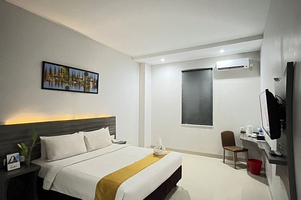 Escritorio, wifi gratis y ropa de cama