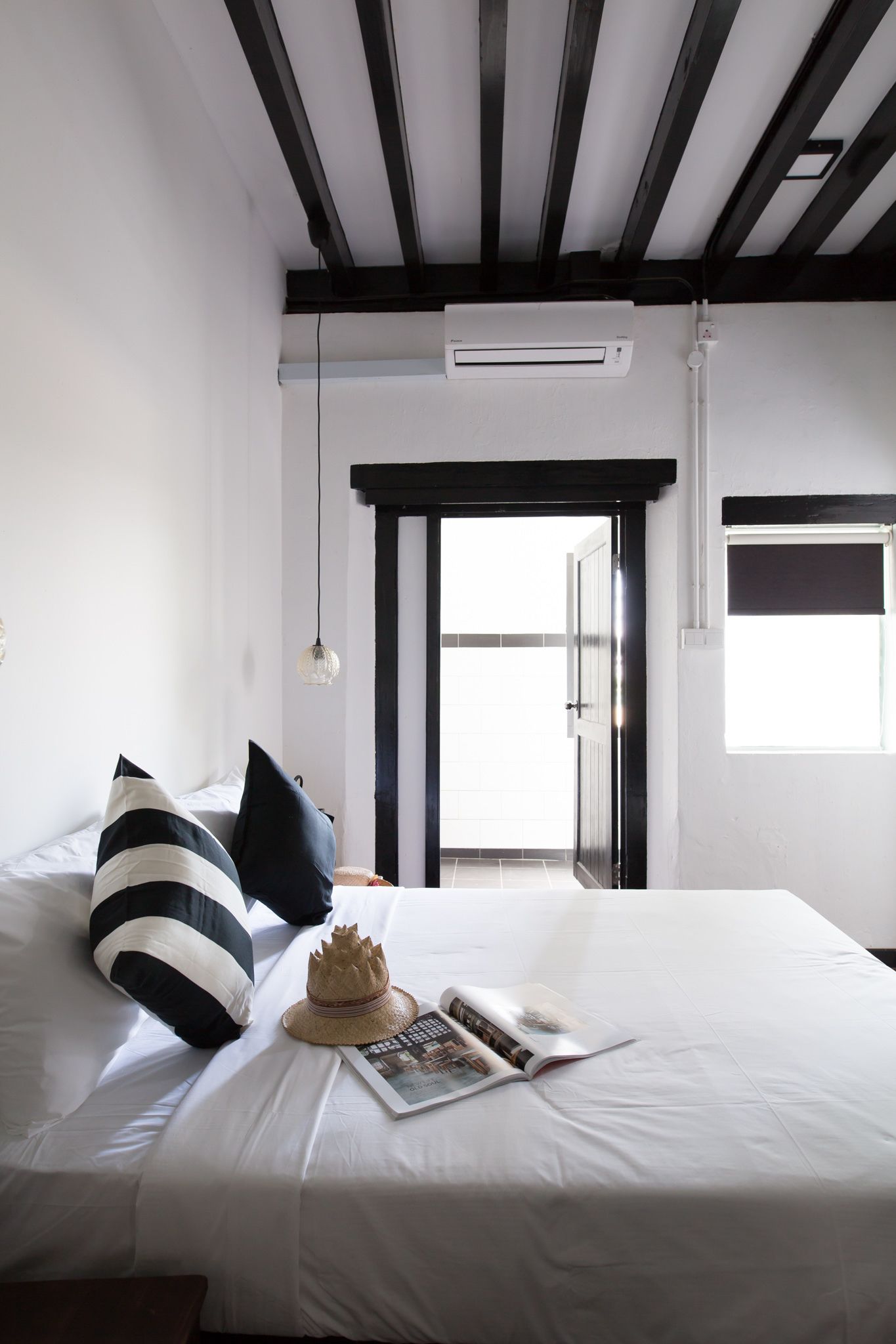 Desk, laptop workspace, iron/ironing board, free WiFi