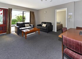 32-inch flat-screen TV with satellite channels, TV, DVD player