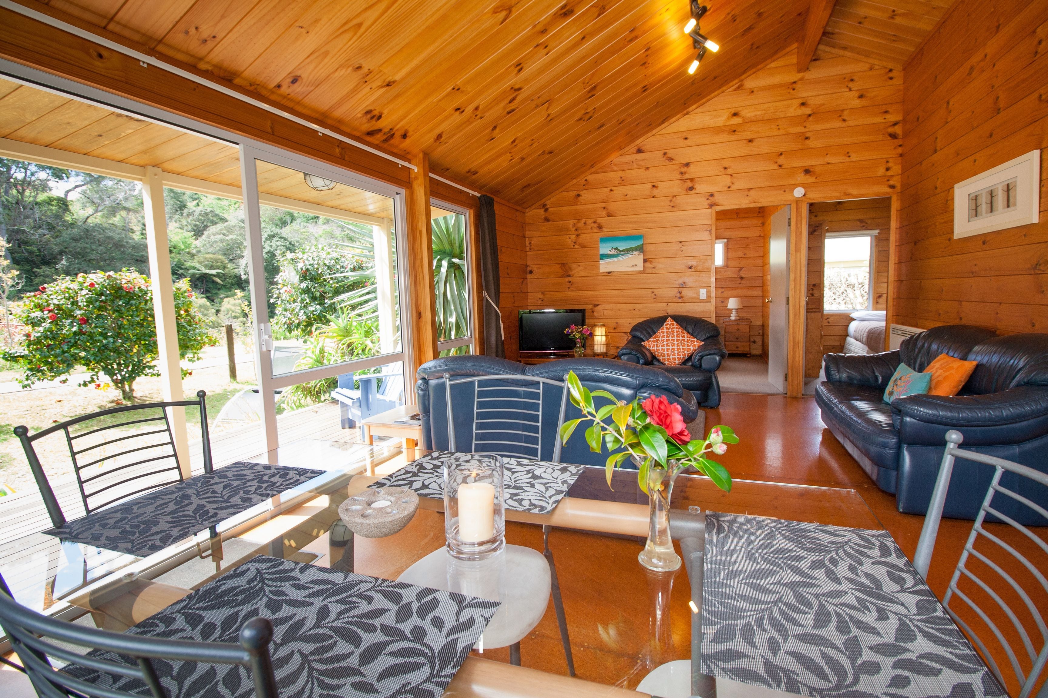 Casa de campo, 2 quartos | Ferros/tábuas de passar roupa, Wi-Fi de cortesia, roupa de cama