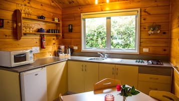 Íbúð - 2 svefnherbergi | Einkaeldhús | Örbylgjuofn, kaffivél/teketill, rafmagnsketill