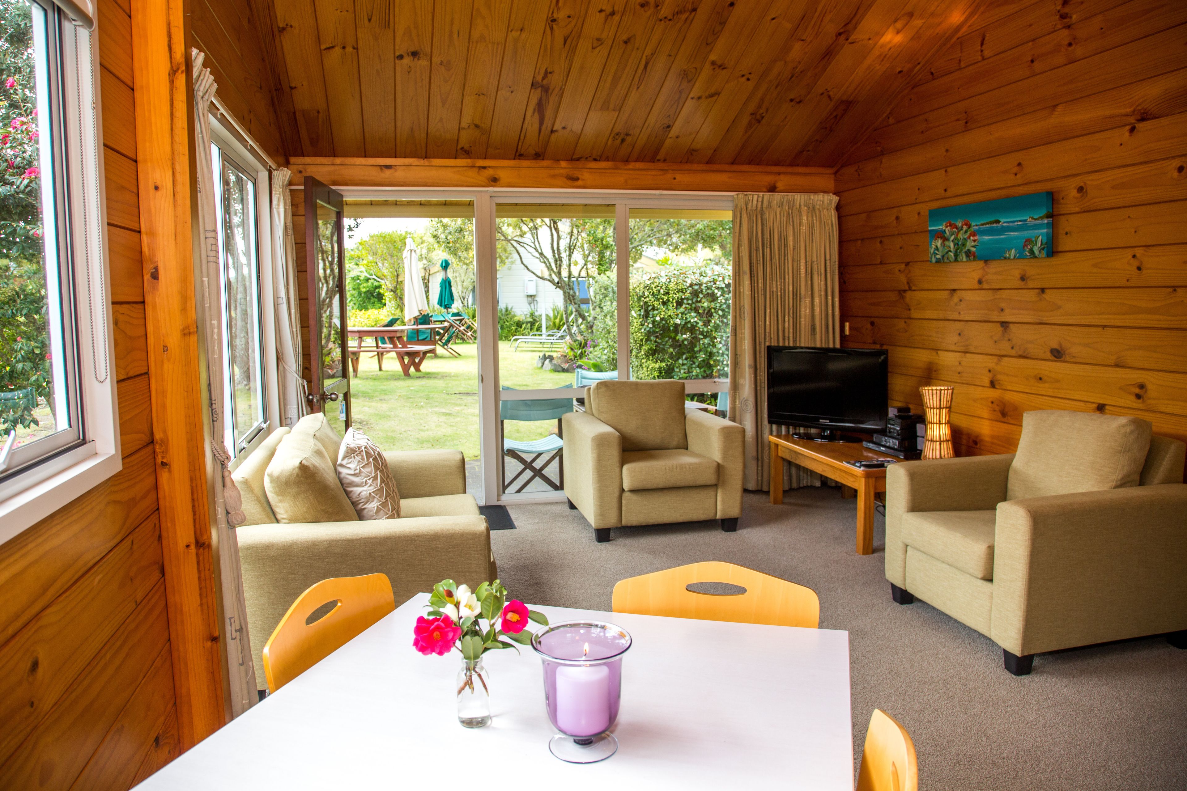 Appartement, 2 chambres | Coin séjour | Télévision à écran plat, lecteur de DVD