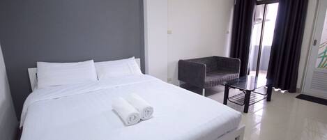 Standard Double Room | Desk, free WiFi, bed sheets
