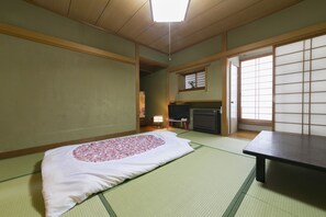 Desk, free WiFi
