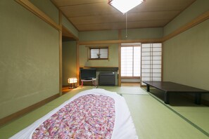 Desk, free WiFi - Tamagawa Ryokan (Tahara)
