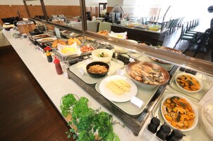 每日供应自助式早餐（每人 JPY 1500）