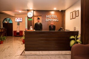 Reception - Hotel Spring (Pokhara)