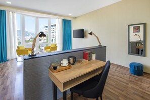 Junior Suite, 1 Bedroom, Allergy Friendly | 1 bedroom, hypo-allergenic bedding, minibar, in-room safe