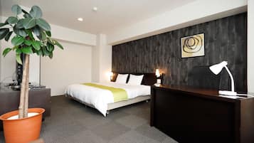 Executive Double Room | In-room safe, desk, free WiFi, bed sheets