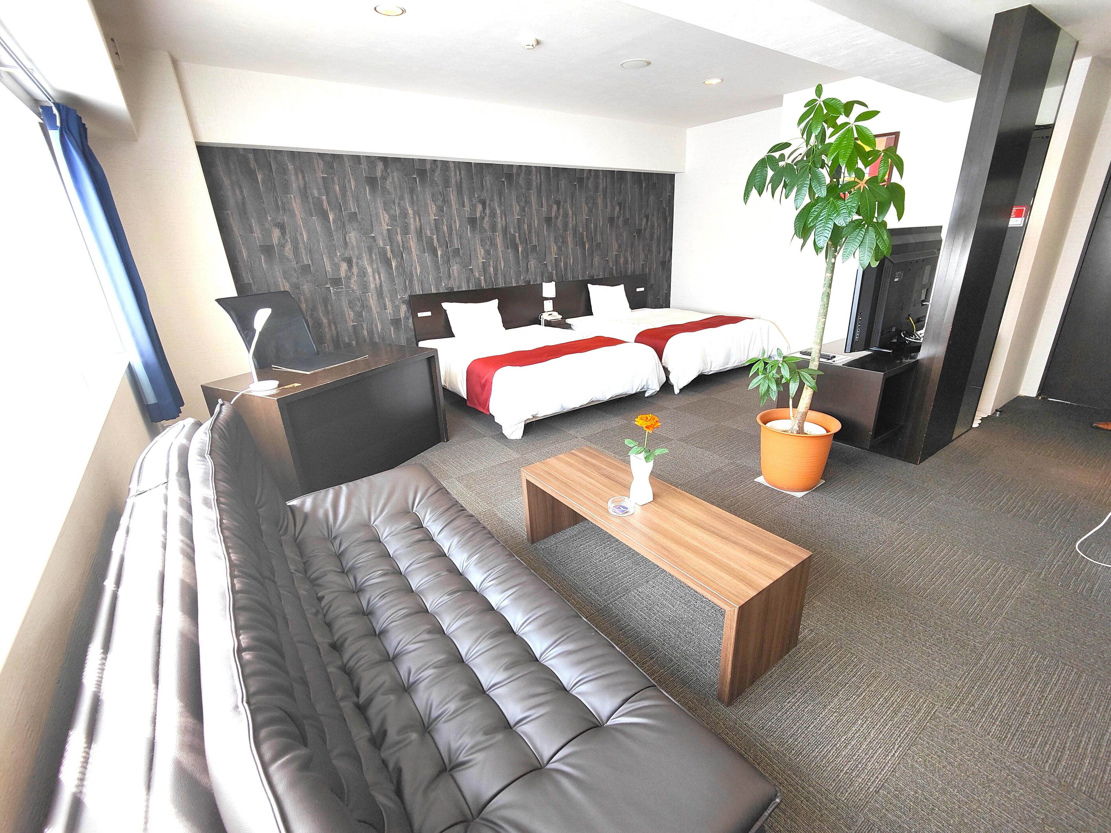 Executive Twin Room, 2 Bedrooms | In-room safe, desk, free WiFi, bed sheets