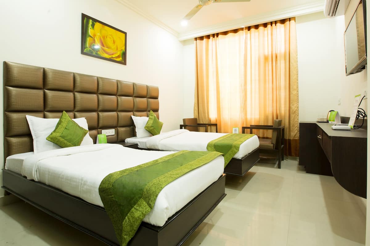 Standard Double Room | Desk, rollaway beds, free WiFi