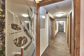 Body treatments, hot stone massages, deep-tissue massages - Hotel der Bäume (Drachselsried)