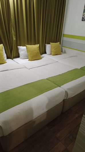 Triple Room - Breakfast for 1 | Iron/ironing board, free WiFi - Olive Hotel (Johor Bahru)