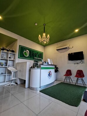 Reception - Olive Hotel (Johor Bahru)