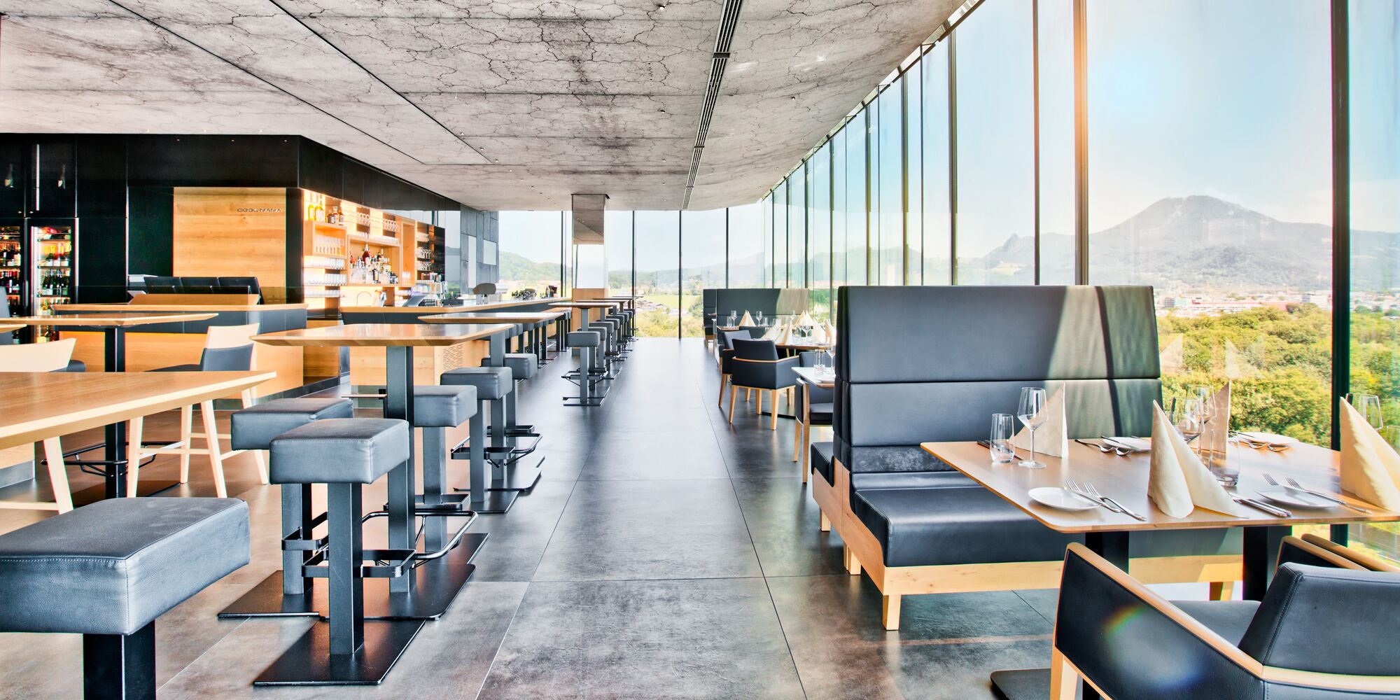 lunch and dinner served