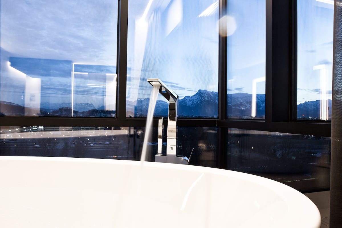 deep-soaking bathtub