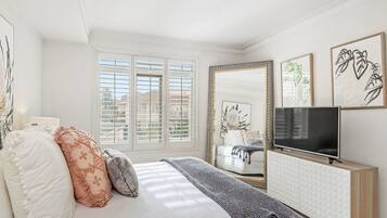 2 bedrooms, iron/ironing board