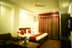 Superior Room  | Desk, blackout drapes, rollaway beds, free WiFi