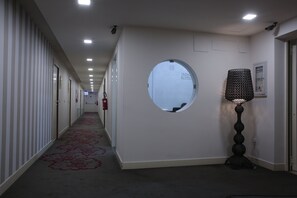 Quầy tiếp tân