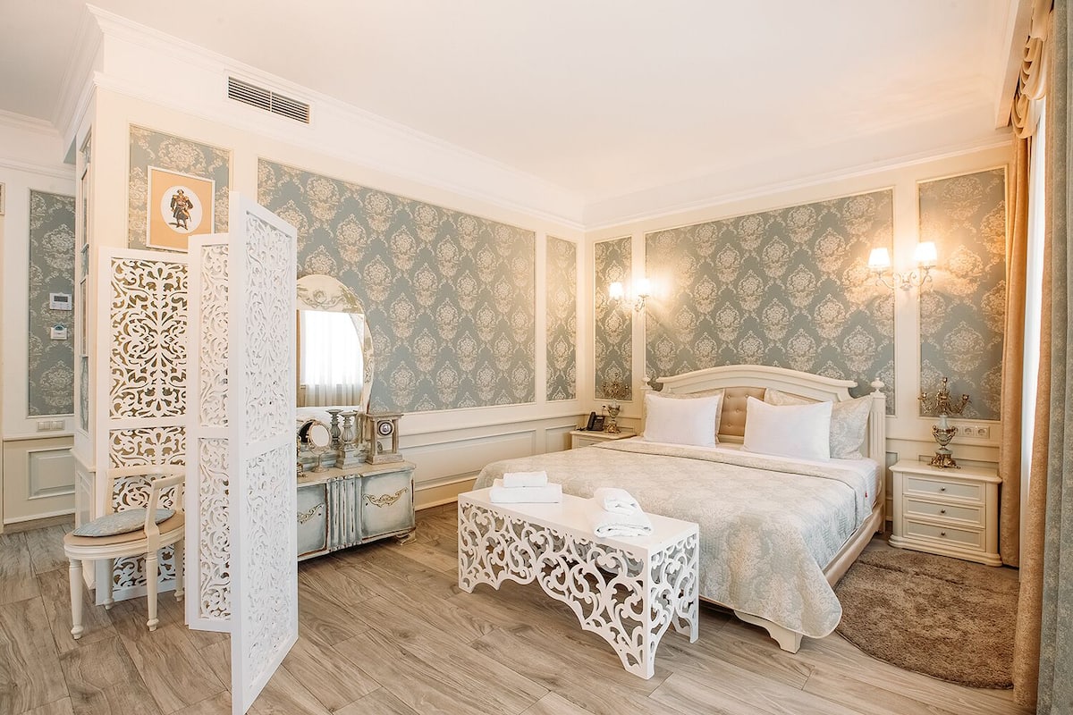 Lux with Terrace | 1 slaapkamer, hypoallergeen beddengoed, een minibar