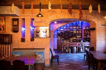 Aivani Hotel