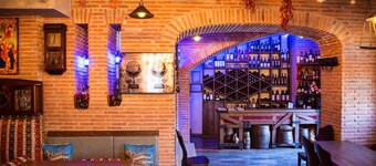 Aivani Hotel