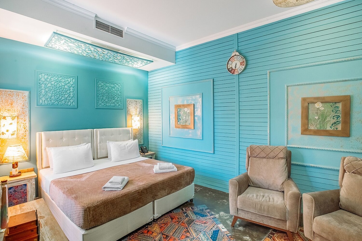 Ropa de cama hipoalergénica y minibar 