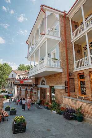 Front of property - Aivani Hotel (Tbilisi)