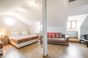 Family Room | Hypo-allergenic bedding, minibar, in-room safe, desk - Aivani Hotel (Tbilisi)