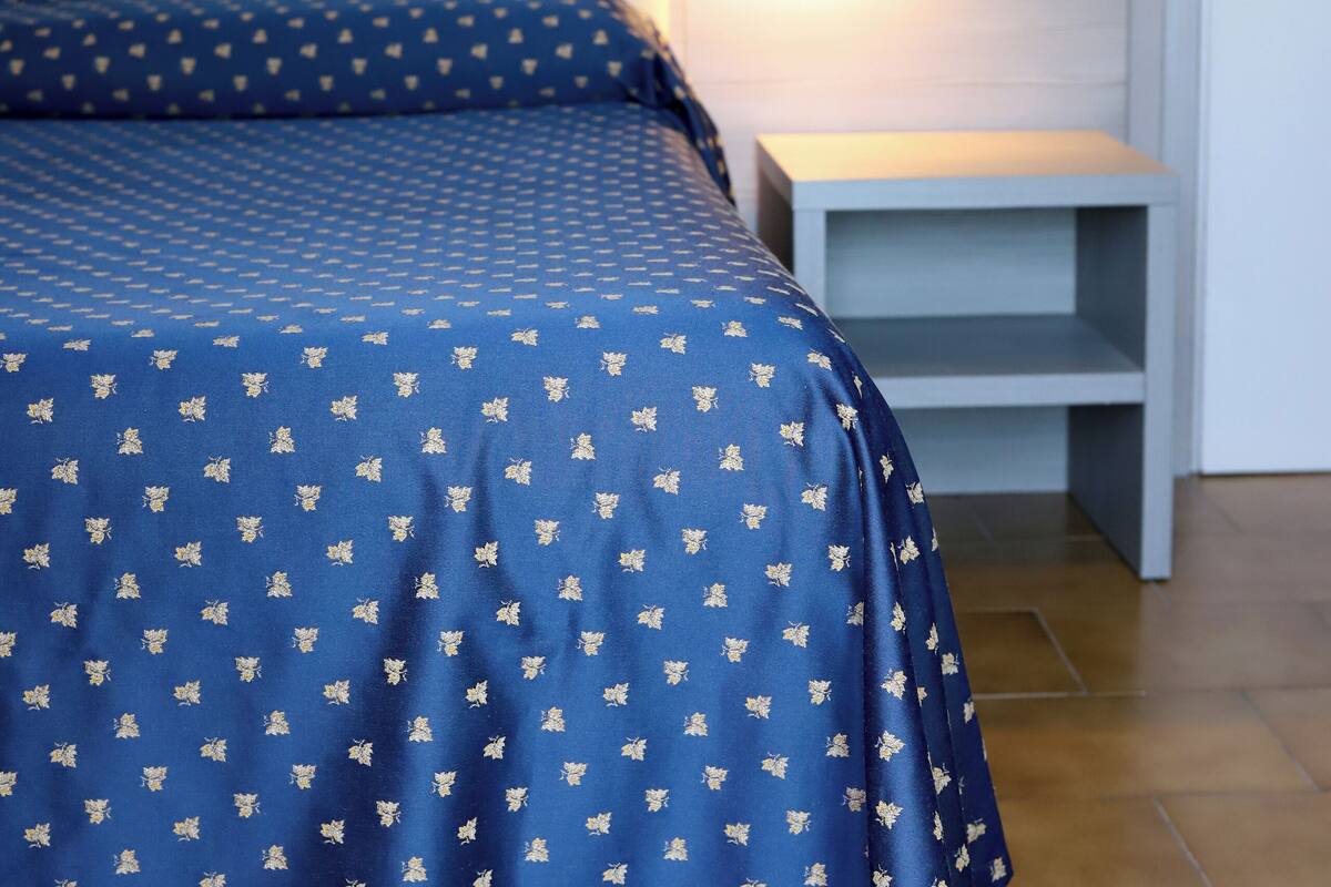 Desk, free cots/infant beds, free WiFi, bed sheets