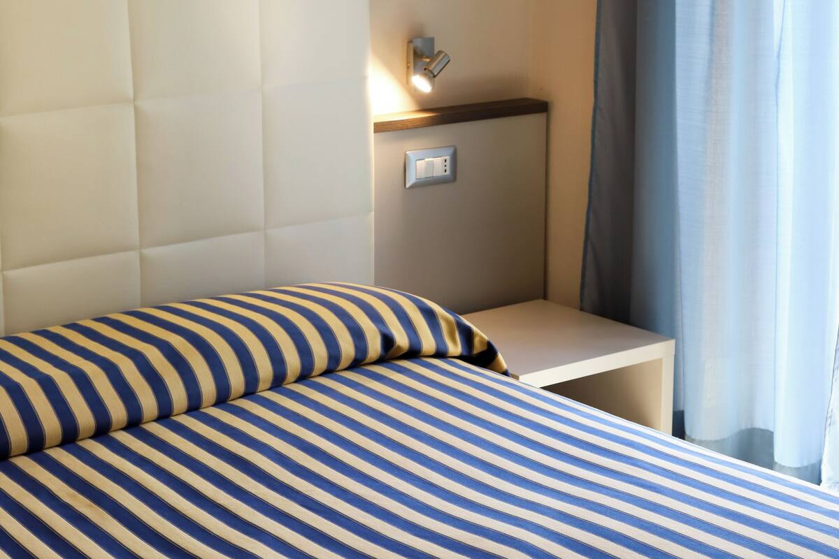Desk, free cots/infant beds, free WiFi, bed sheets