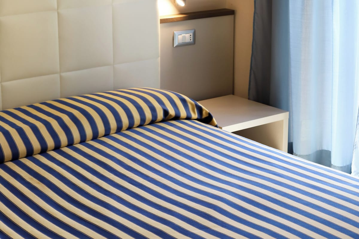 Desk, free cots/infant beds, free WiFi, bed sheets