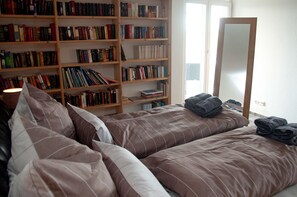 Apartment, 2 Bathrooms | In-room safe, iron/ironing board, free WiFi, bed sheets - urlaubsart - Guldehof (Stoltebuell)
