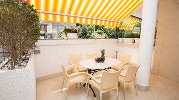 In-room safe, soundproofing, free WiFi