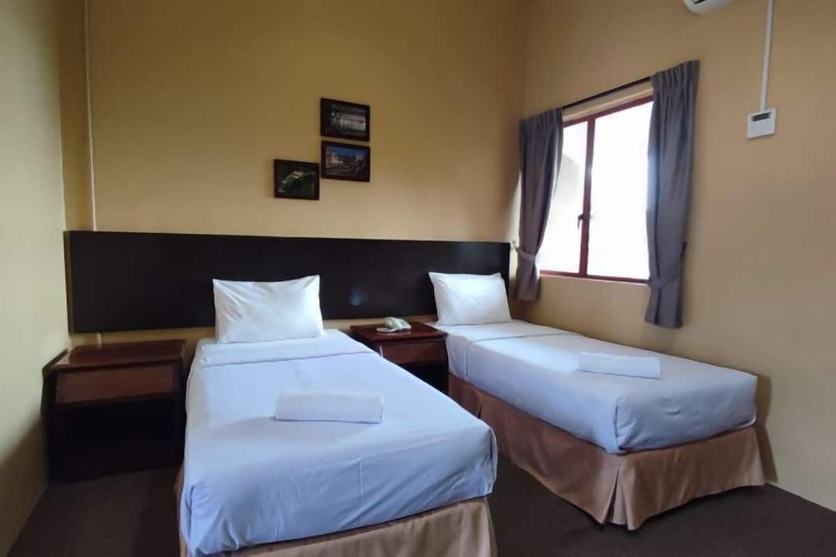 Desk, iron/ironing board, free WiFi, bed sheets
