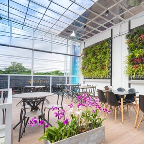 Restaurant - Connect Hostel (Chiang Rai)