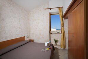 Premium bedding, minibar, individually furnished, desk - Hotel Punta San Francesco (Vieste)