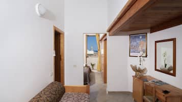 Premium bedding, minibar, individually furnished, desk