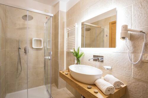 Camera Superior con letto matrimoniale o 2 letti singoli | Bagno | Doccia, set di cortesia gratuito, asciugacapelli, bidet